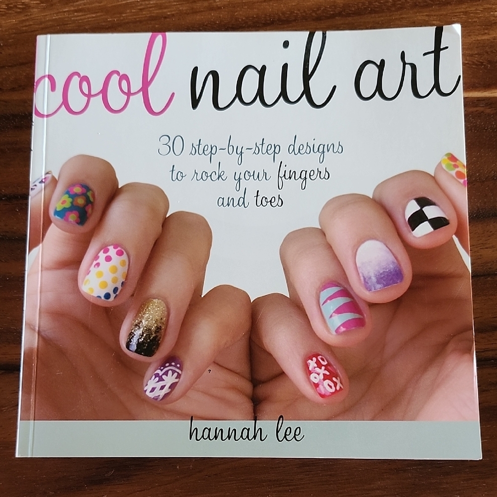 Cool Nail Art Book - NWT